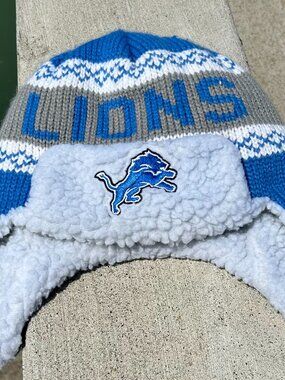 Detroit Lions NFL Team Apparel Sherpa Lined Earflap Benie Trapper Knit Hat